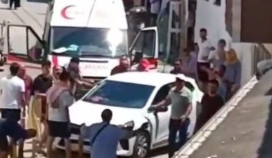 Balıkesir’de ambulansa park halindeki otomobil engeli – Güncel haberler