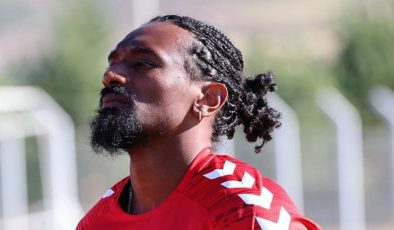 Sivasspor’da Moutoussamy kampa katıldı